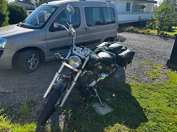 Yamaha XVS 650 Drag Star 2 of 3