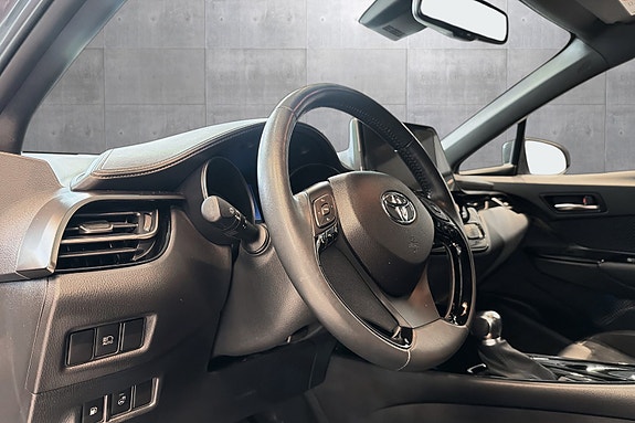 Toyota C-HR 11 of 28