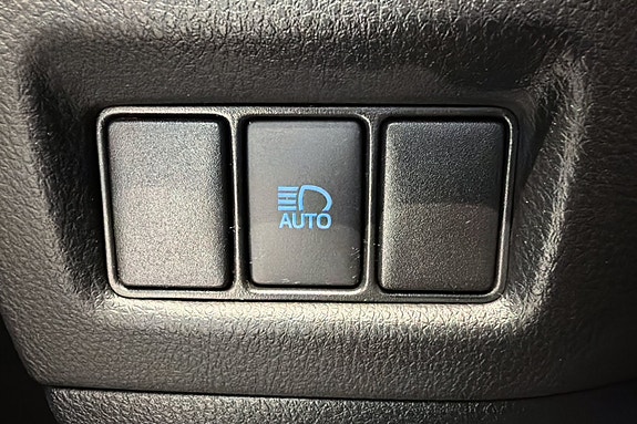 Toyota C-HR 26 of 28