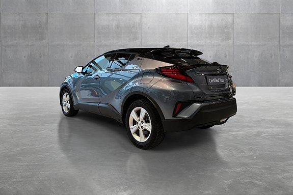Toyota C-HR 3 of 28