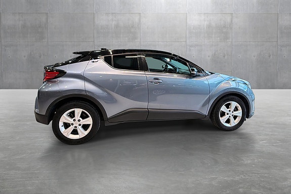 Toyota C-HR 6 of 28