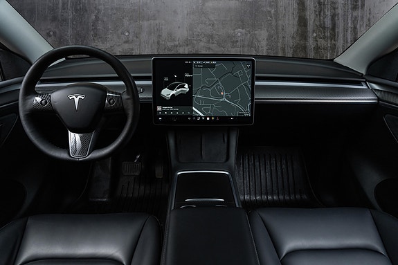 Tesla Model Y 29 of 30