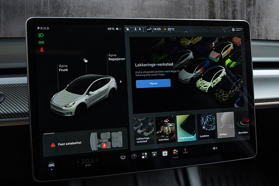 Tesla Model Y 23 of 30