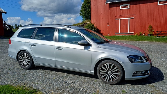 Volkswagen Passat 2 of 2