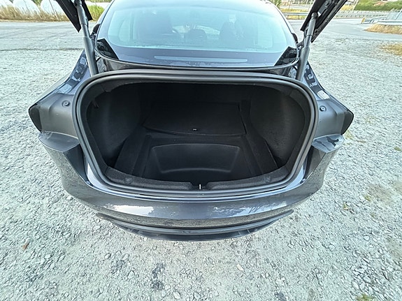 Tesla Model 3 16 of 17