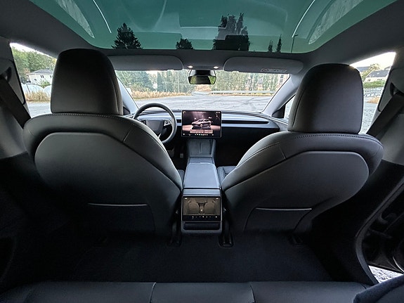 Tesla Model 3 12 of 17