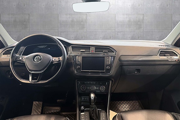 Volkswagen Tiguan 11 of 25