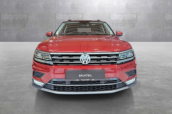 Volkswagen Tiguan 8 of 25