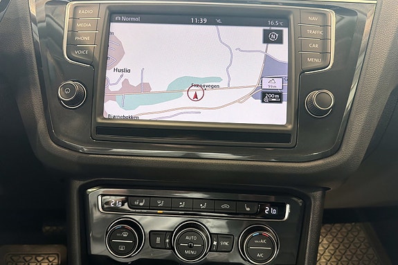 Volkswagen Tiguan 15 of 25
