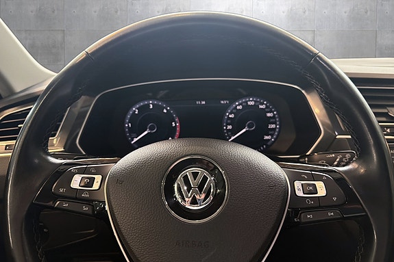 Volkswagen Tiguan 13 of 25