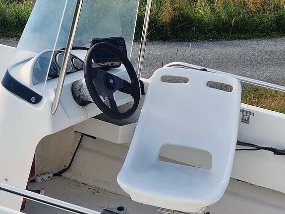 Uttern A56 m/Evinrude 75 hk E-TEC og henger – svært lite brukt. 7 of 9
