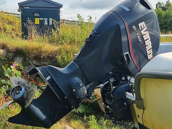 Uttern A56 m/Evinrude 75 hk E-TEC og henger – svært lite brukt. 9 of 9