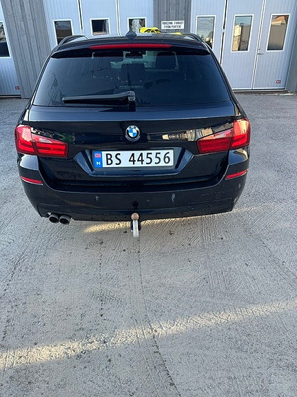 BMW 520d 2 of 10