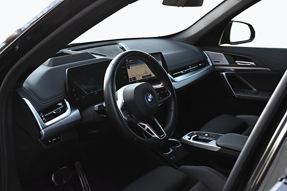 BMW iX1 19 of 30