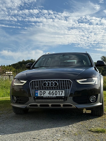 Audi A4 allroad 2 of 24