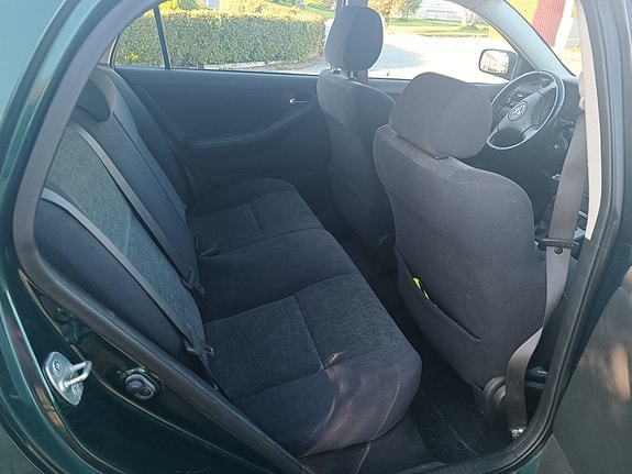 Toyota Corolla 10 of 16