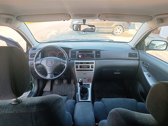 Toyota Corolla 13 of 16