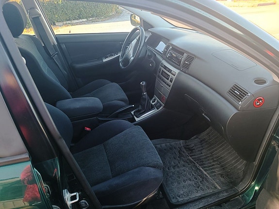 Toyota Corolla 8 of 16