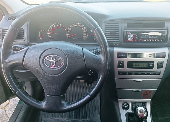 Toyota Corolla 15 of 16