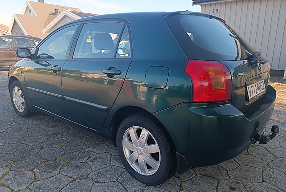 Toyota Corolla 4 of 16