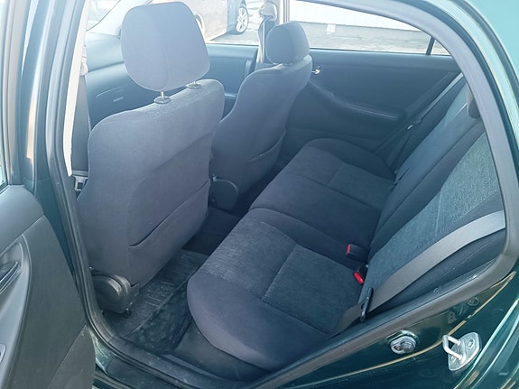 Toyota Corolla 9 of 16