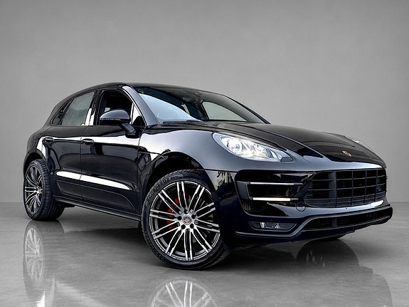 Porsche Macan Turbo 8 of 24