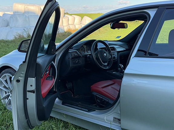 BMW 335i 13 of 21