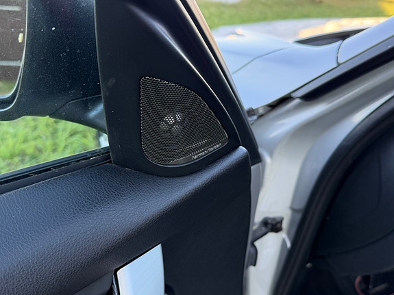 BMW 335i 19 of 21
