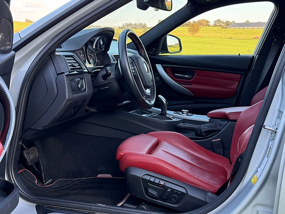 BMW 335i 14 of 21