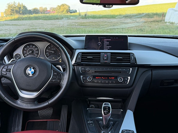 BMW 335i 16 of 21