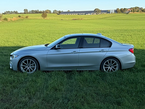 BMW 335i 10 of 21