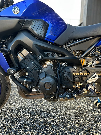 Yamaha MT-09 8 of 15
