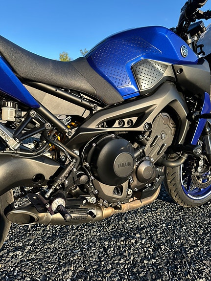 Yamaha MT-09 4 of 15