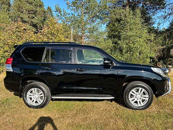 Toyota Land Cruiser 23 of 30