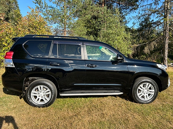 Toyota Land Cruiser 22 of 30