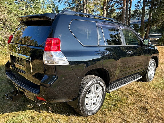 Toyota Land Cruiser 19 of 30