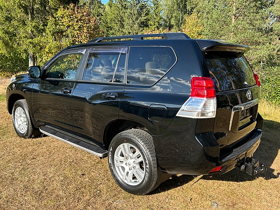 Toyota Land Cruiser 13 of 30