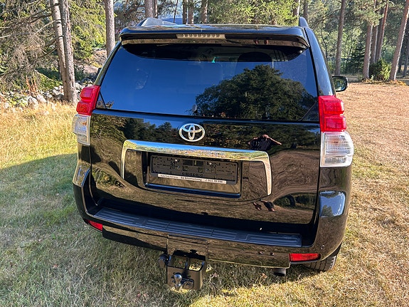 Toyota Land Cruiser 17 of 30