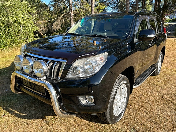 Toyota Land Cruiser 2 of 30