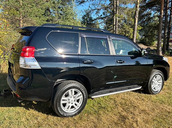 Toyota Land Cruiser 20 of 30