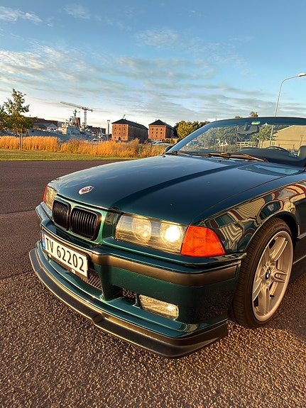 BMW 320i 10 of 30