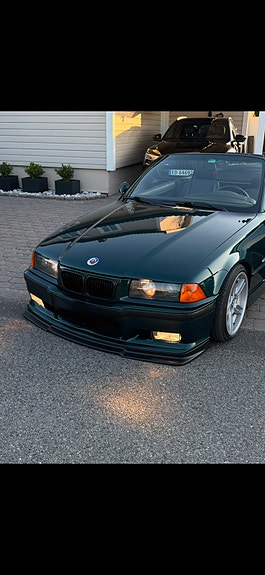 BMW 320i 16 of 30