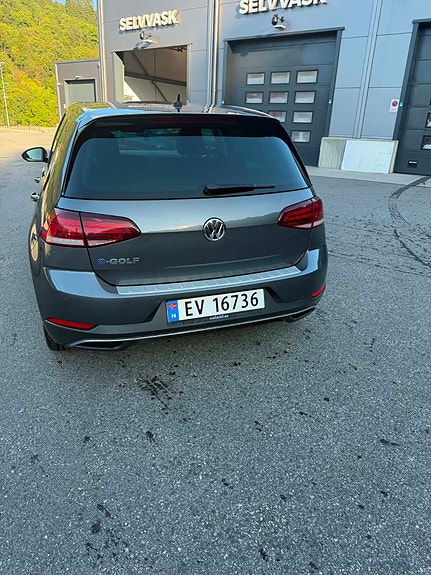 Volkswagen e-Golf VII 3 of 14