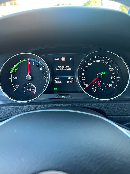 Volkswagen e-Golf VII 13 of 14