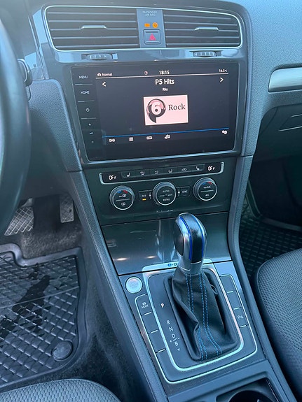 Volkswagen e-Golf VII 10 of 14