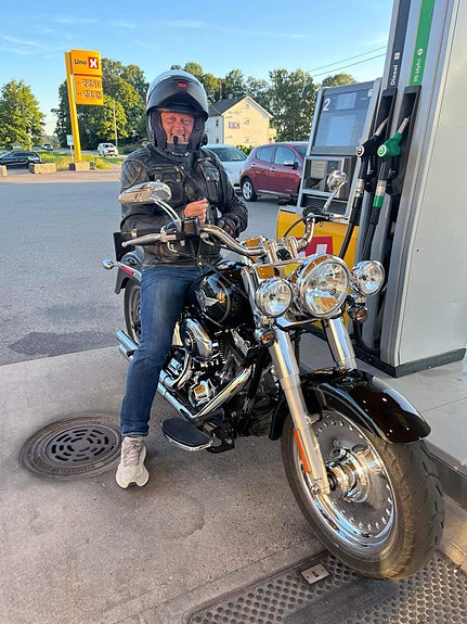 Harley-Davidson FLSTF Fat Boy 2 of 7