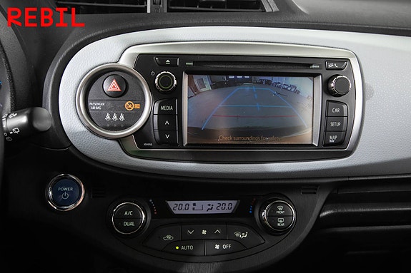 Toyota Yaris 16 of 19