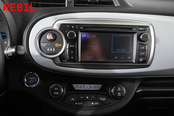 Toyota Yaris 15 of 19