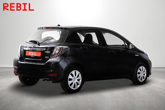 Toyota Yaris 7 of 19