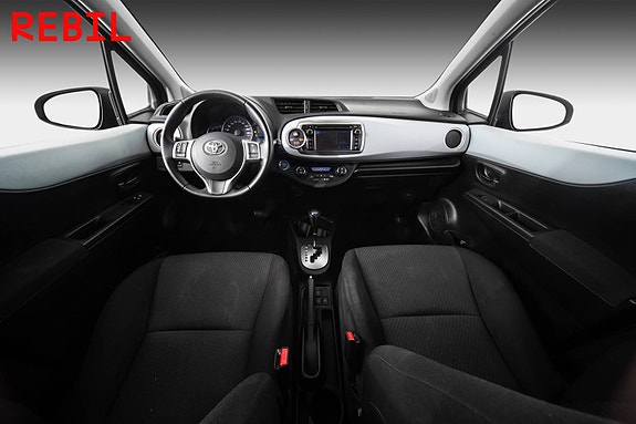 Toyota Yaris 11 of 19